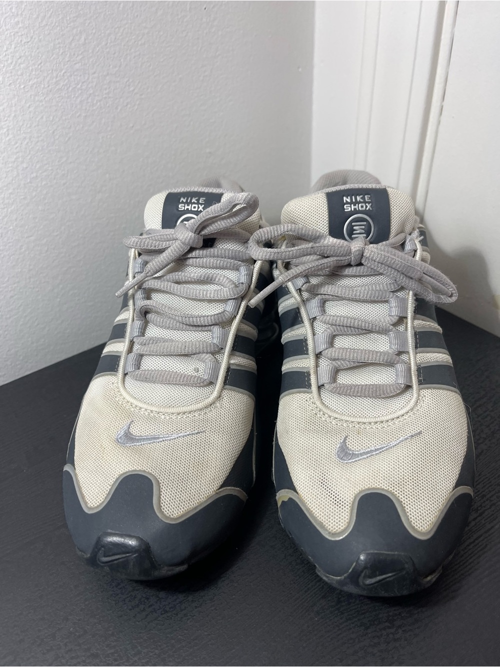 Nike Shox NZ White Metallic Silver Dark Grey Running Shoes Womens Size 8.5